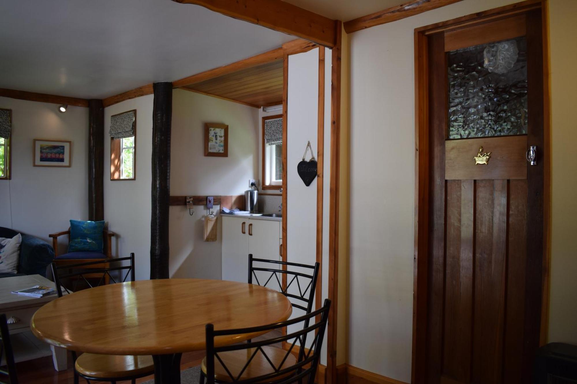 Dylans Country Lodge *